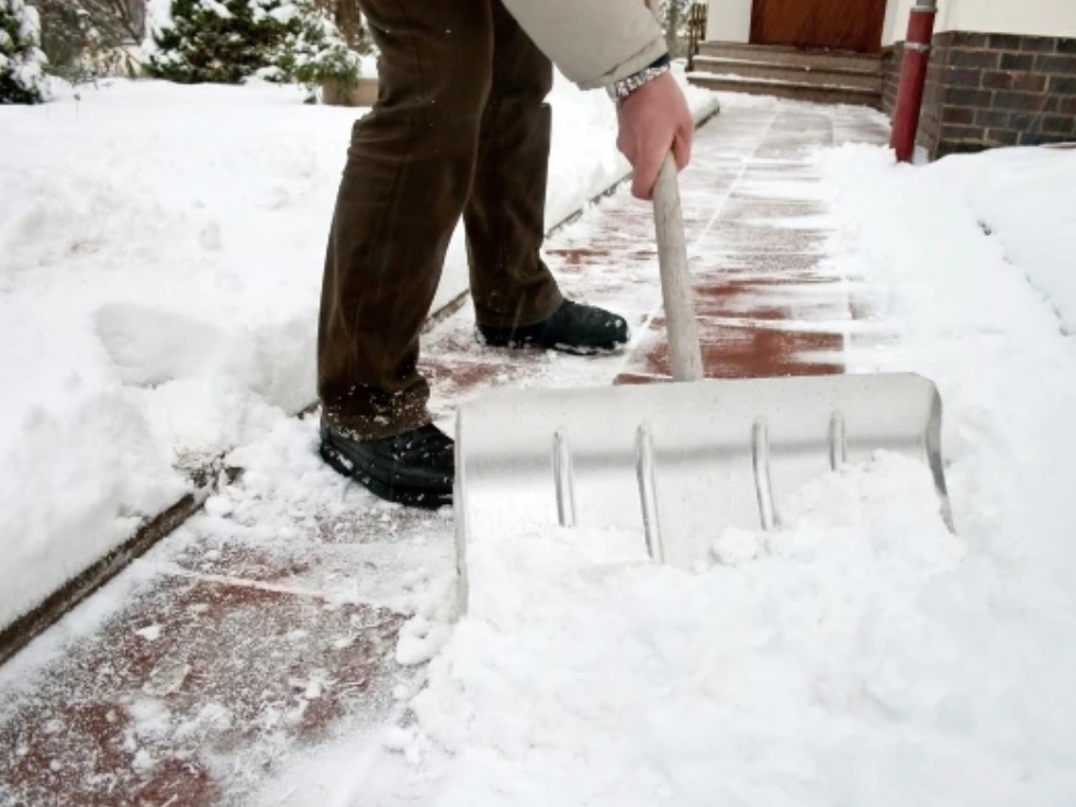 Walkway & Sidewalk snow removal