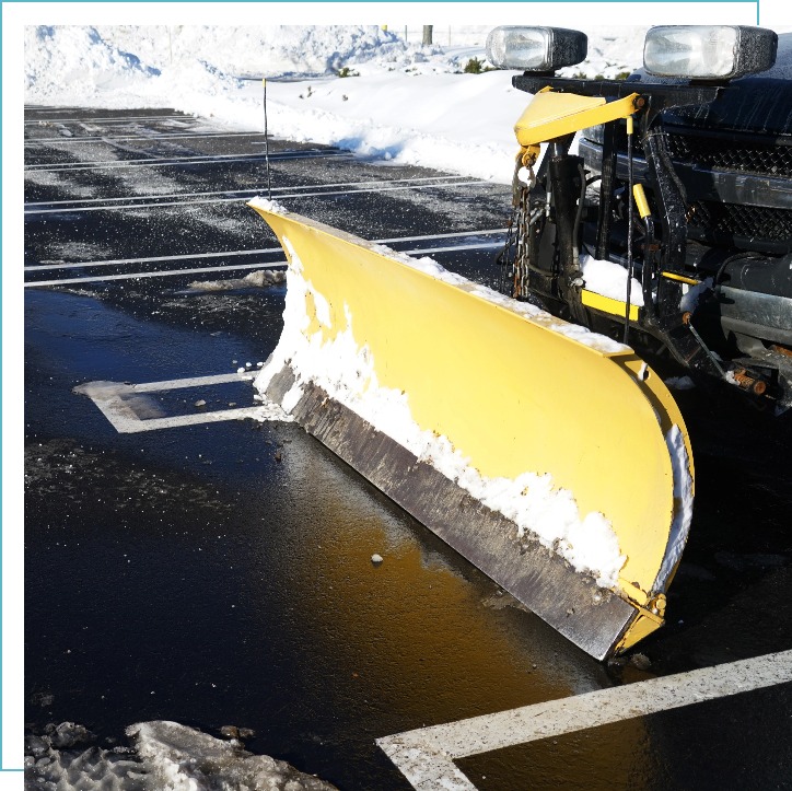Snow removal tractor